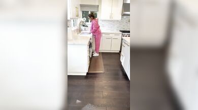 Riley Reid, Fucking The Babysitter In The Kitchen Onlyfans Video Leaked