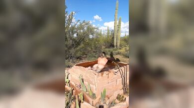 Sara Underwood, Naked Outdoor Bath Tease Onlyfans Video Leaked