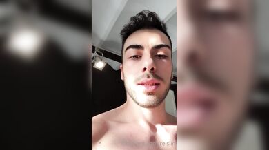 Reislin, Horny Slut Getting Spitroasted By Two Studs Onlyfans Video Leaked
