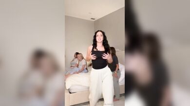 Sophieraiin, Sexy Bop House Party Onlyfans Video Leaked