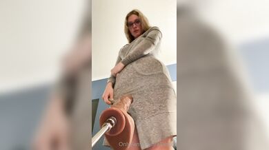 Olivia Mae, Blonde Glasses Babe Sex Machine Fuck Onlyfans Video Leaked