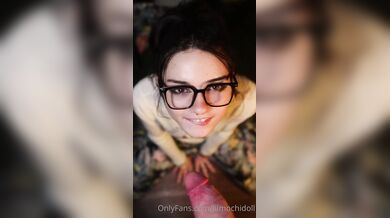 Lilmochidoll, Glasses Slut Blowjob Pov Onlyfans Video Leaked