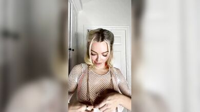 Lindsey Pelas, Fishnet Lingerie Try-On-Haul Onlyfans Video Leaked