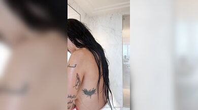 Mia Khalifa, Naked Shower Vlog Tease Onlyfans Video Leaked