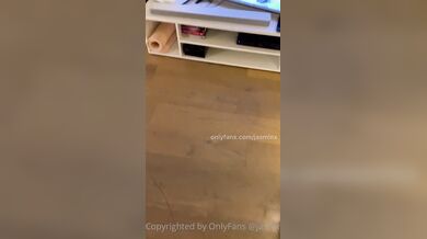 Jasminx, Hairy Pussy Fucking A Sex Machine While Giving A Blowjob Onlyfans Video Leaked