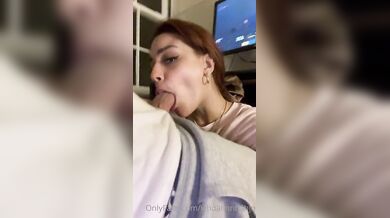 Hannah Jo, Deepthroat Blowjob For Boyfriend While He Games Onlyfans Video Leaked