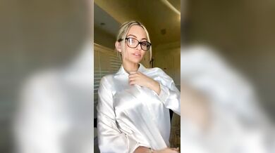 Lindsey Pelas, Blonde Model With Big Natural Tits Lingerie Try-On-Haul Onlyfans Video Leaked