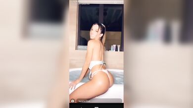 Lyna Perez, Striptease Into The Bathtub Wet Livestream Onlyfans Video Leaked