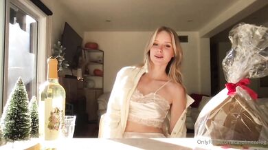 Caroline Zalog, Sexy Lingerie Try-On-Haul Christmas Livestream Onlyfans Video Leaked