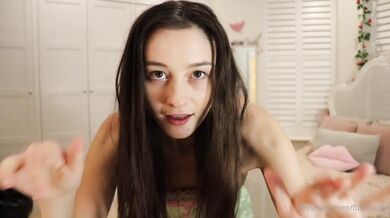 Florescent, Cute Teen Teasing Her Lingerie Try-On-Haul Onlyfans Video Leaked