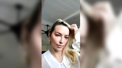 Lindsey Pelas, Sexy Fishnet Lingerie Try-On-Haul Onlyfans Video Leaked