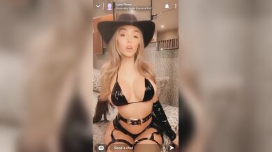 Lyna Perez, Spanking That Latex Cowgirls Big Ass During Livestream Onlyfans Video Leaked