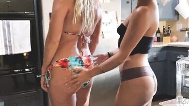 Naked Bakers, Drunk Lesbians Kissing And Pussy Play Onlyfans Video Leaked