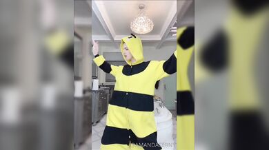 Amanda Cerny, Livestream Bee Outfit Striptease Onlyfans Video Leaked