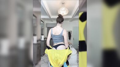 Amanda Cerny, Livestream Bee Outfit Striptease Onlyfans Video Leaked