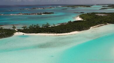 Aspen Rae, Naked Twerking And Playing With Sand On The Beach Onlyfans Video Leaked