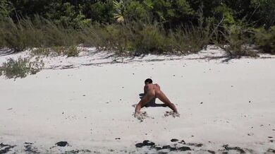 Aspen Rae, Naked Twerking And Playing With Sand On The Beach Onlyfans Video Leaked