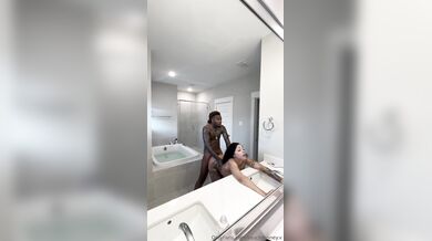 Touchmoneyv, Black Bull Doggystyle Fucking An Ebony Slut In The Bathroom Onlyfans Video Leaked