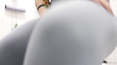 Momokun, Dildo Play In Her Tight Yoga Pants Onlyfans Video Leaked