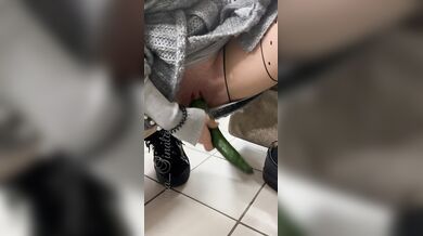 Maevaa sinaloa - public dare while grocery shopping
