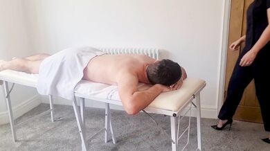 Kayleigh Davis, Client Fucks His Two Masseuse In Wellness Spa Onlyfans Video Leaked