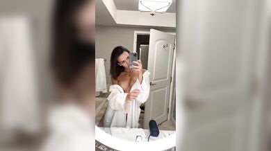 Rachel Cook, Naked Bathroom Mirror Tease Onlyfans Video Leaked