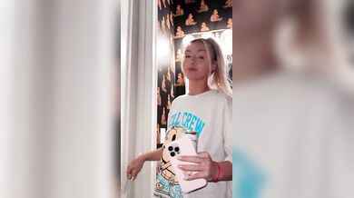 Therealbrittfit, Fucking At A Frat Party Bathroom Onlyfans Video Leaked