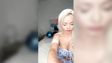Elsa Jeans, Solo Pink Dildo Fucking On Livestream Onlyfans Video Leaked