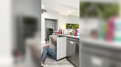 Scarlettkissesxo, Blonde Bimbo Gets Fucked By The Plumber Onlyfans Video Leaked