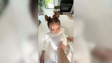 Skylarmaexo, Deepthroat Blowjob With Buttplug In Her Asshole Onlyfans Video Leaked