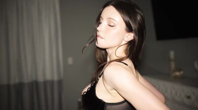 DAINTY WILDER 3