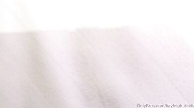 Kayleigh Davis, Swinger Couple Ffm Threesome With A Unicorn Slut Onlyfans Video Leaked