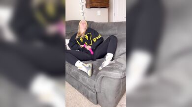 C_Thicc, Pink Vibrator Masturbation In Her Gym Suit Onlyfans Video Leaked