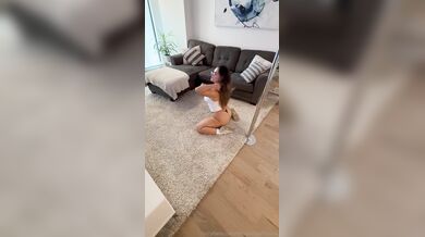 Megane Belanger, Voluptuous Slut Fucking A Big Cock On The Couch Onlyfans Video Leaked