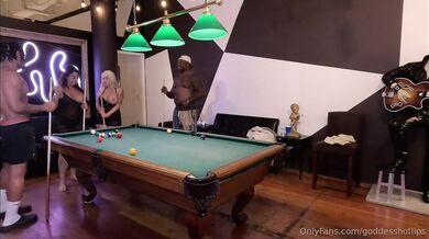 goddesshotlips- Met some guys at the bar and they invited A busty amore