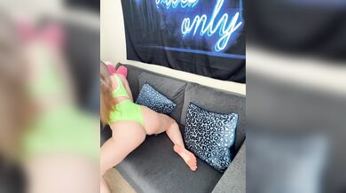 Ally Hardesty, Striping Naked And Teasing Her Pussy On The Couch Onlyfans Video Leaked