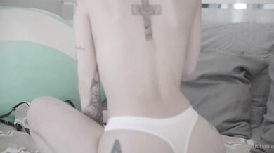 Bhad Bhabie, Teasing Her Big Ass Topless In Bed Onlyfans Video Leaked