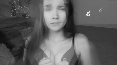 Bunny Marthy, Two Lesbian Teens Teasing On Livestream Onlyfans Video Leaked