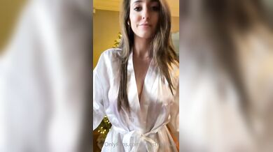 Christina Khalil, Sexy Slingkini Christmas Eve Special Livestream Onlyfans Video Leaked