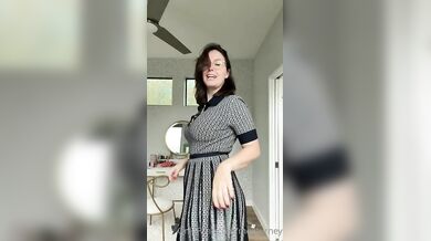 Meg Turney, Thicc Lady Teasing Her Butt In Her Cute Dress Onlyfans Video Leaked