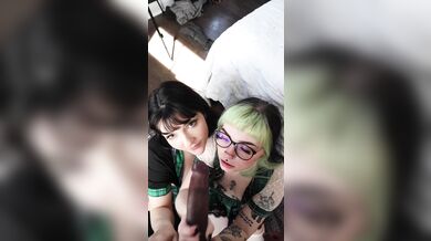 ForestFaye, Naomih666, BBC Double Blowjob Onlyfans Video Leaked