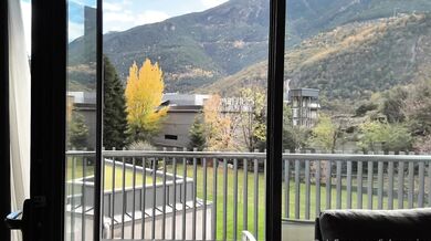 Reislin, Johnny Sins, Fucking a Petite Cutie In The Cabins Onlyfans Video Leaked