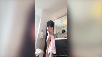 Mia Khalifa, Fully Naked In Bathroom Tease Onlyfans Video Leaked