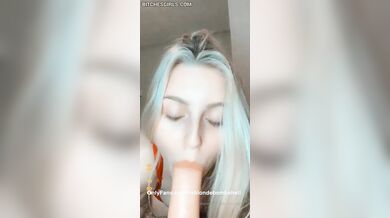 Csblondebombshell, Blonde Teen Sucking On A Big Dildo Onlyfans Video Leaked