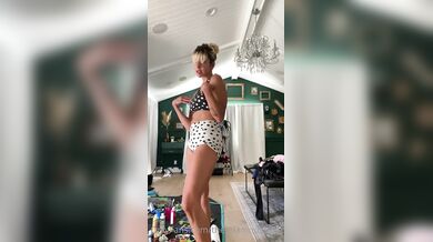 Gabbie Hanna, Sexy Babe Twerking Her Big Ass Onlyfans Video Leaked
