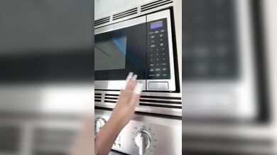 Malu Trevejo, Hot Chick Dancing In The Kitchen Onlyfans Video Leaked