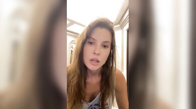 Amanda Cerny, Teasing Her Nipslip At Home Onlyfans Video Leaked