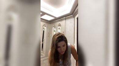 Amanda Cerny, Teasing Her Nipslip At Home Onlyfans Video Leaked