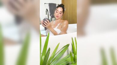 Ana Cheri, Teasing Her Soapy Thicc Body In The Bathtub Onlyfans Video Leaked