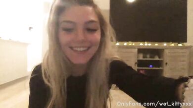 Kittiebabyxxx, Sucking And Riding Her Boyfriend Livestream Onlyfans Video Leaked